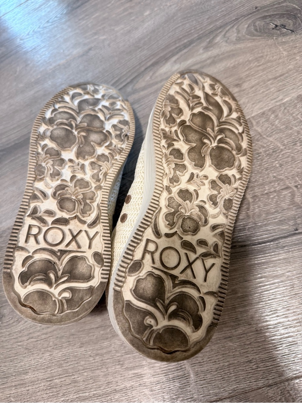 Roxy Women's Beige Woven Sneakers - Picture 7 of 7